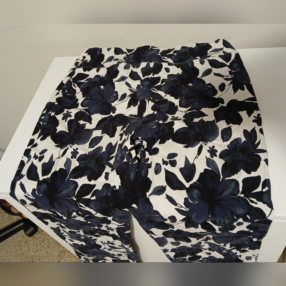 Joseph Ribkoff Floral Dress Pants‎ - Picture 7 of 10